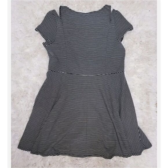 Janette Plus Cold Shoulder Striped Dress 1X - Picture 5 of 5